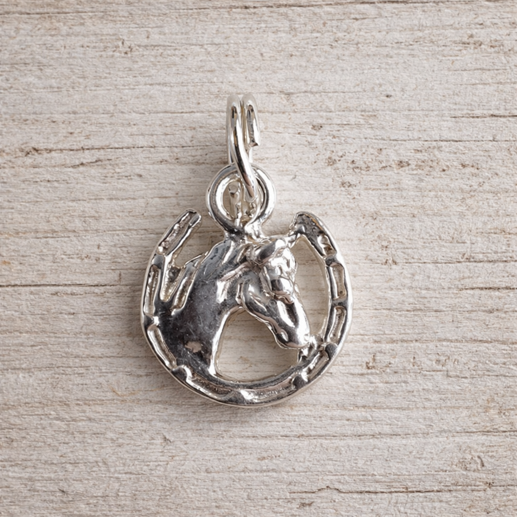 925 Sterling Silver Horse Shoe Pendant